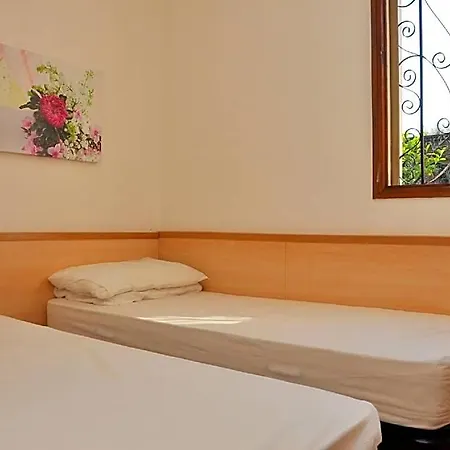 Hotel Cozy Independent In Pineda Bibione